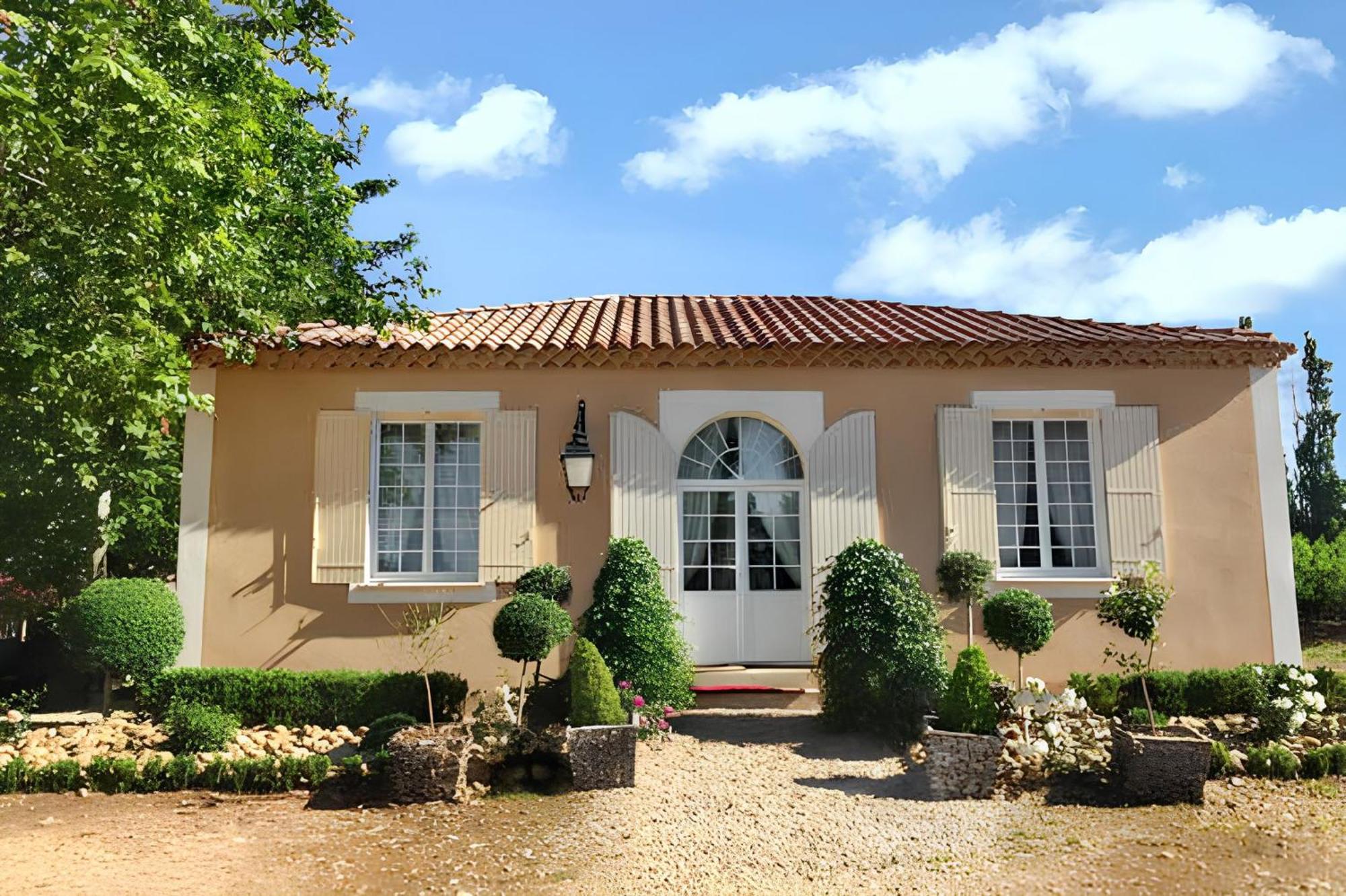 Maison de 4 chambres avec jardin amenage et wifi a Arles Extérieur photo
